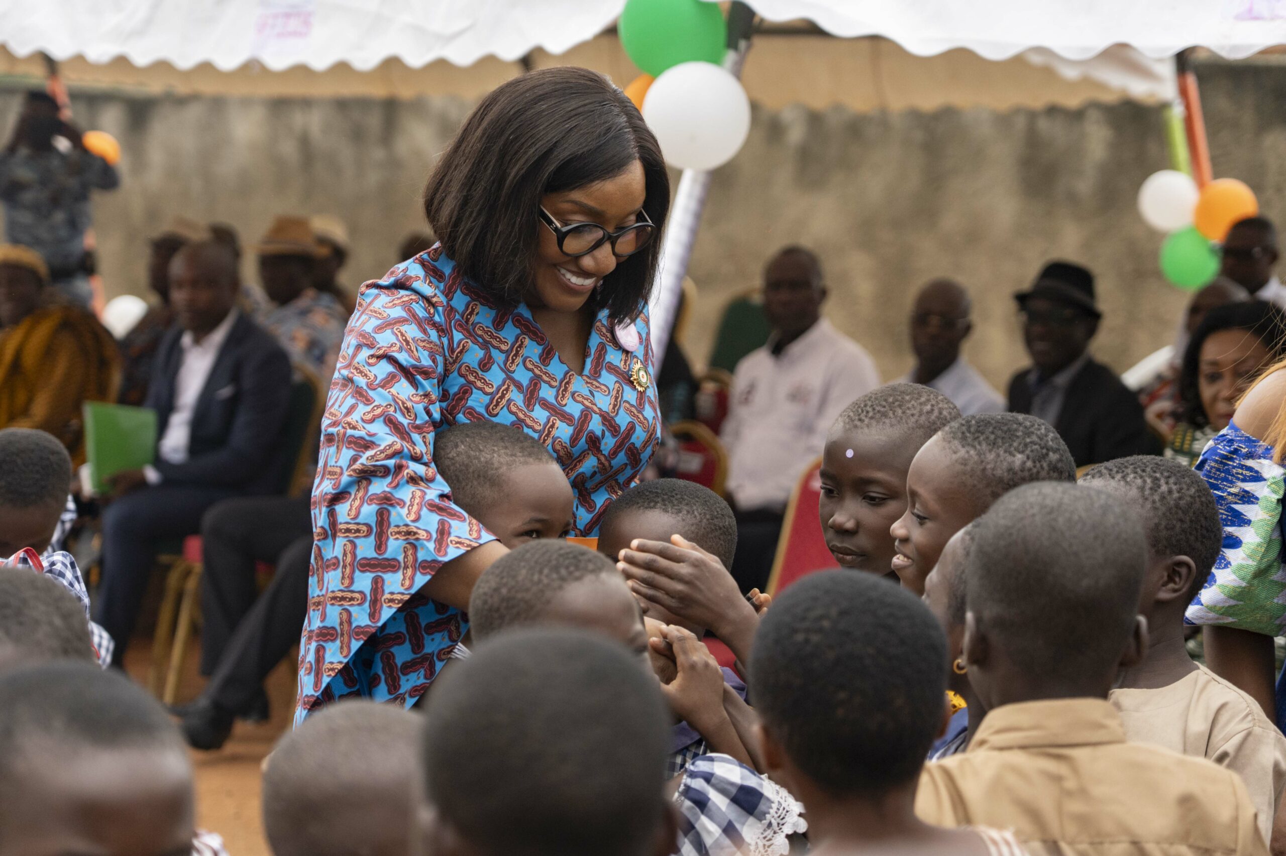 Madame le Maire offre des vivres aux cantines scolaires d’Adzopé